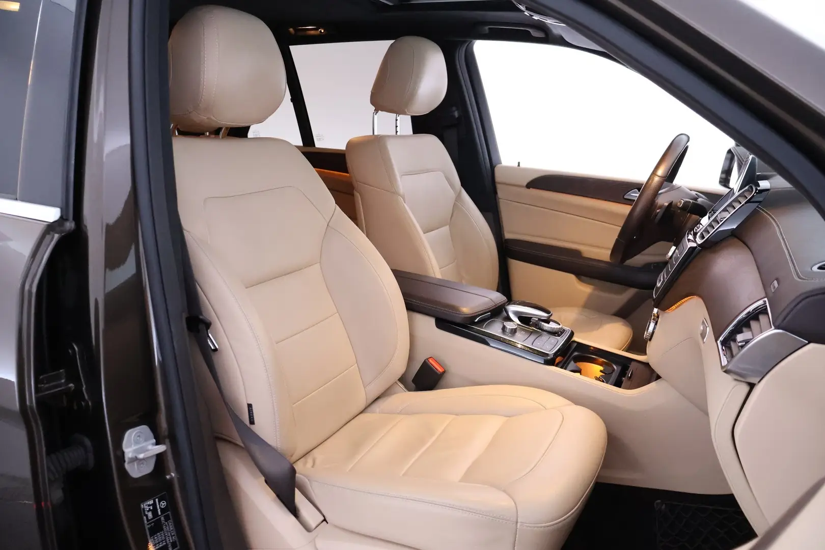 Car Image - 720qEPsioSXL3mrOdFWps9