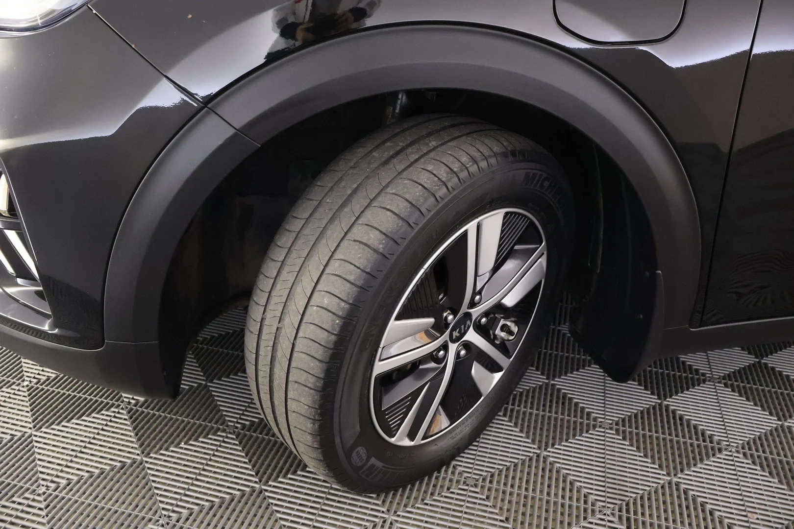 Car Image - 47Zg2cKolFm4Zx2xq4Z9sD