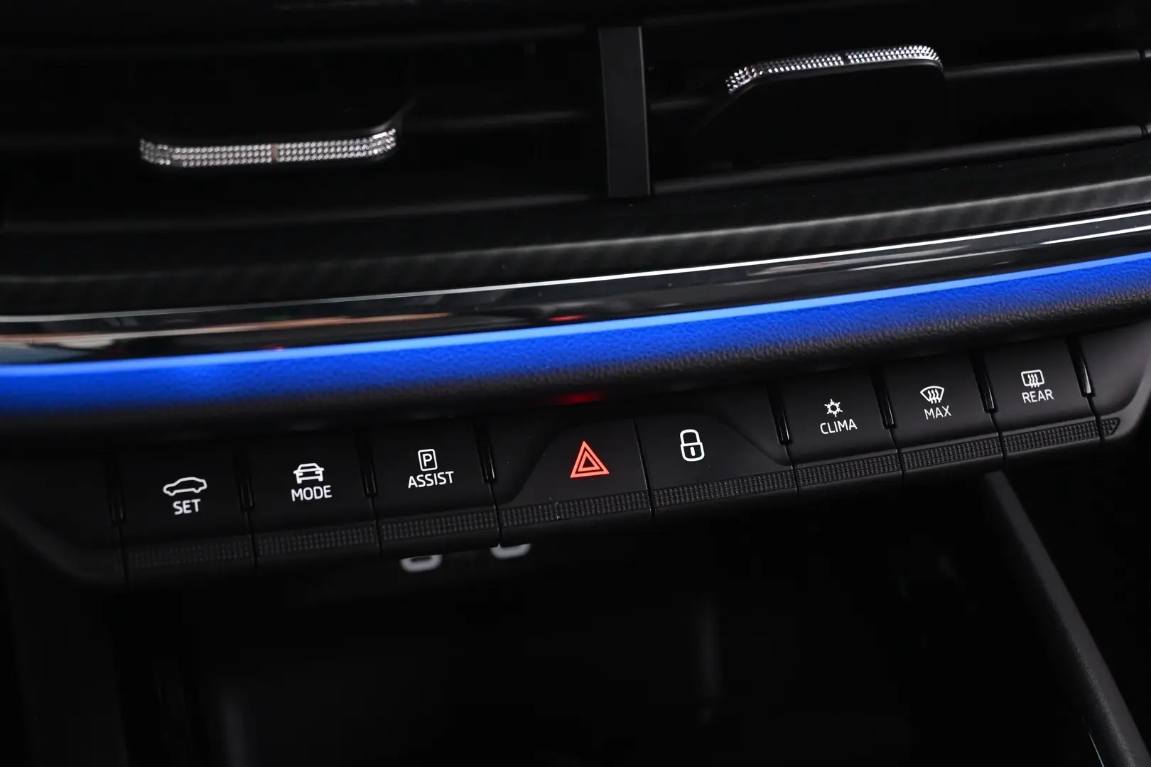 Car Image - 5RDi6fdnT1XDqQeCRmloJf