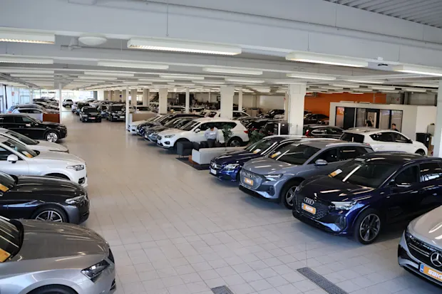 Vaihtoautokaupoissa isot erot – Sakan autokanta on tuorein