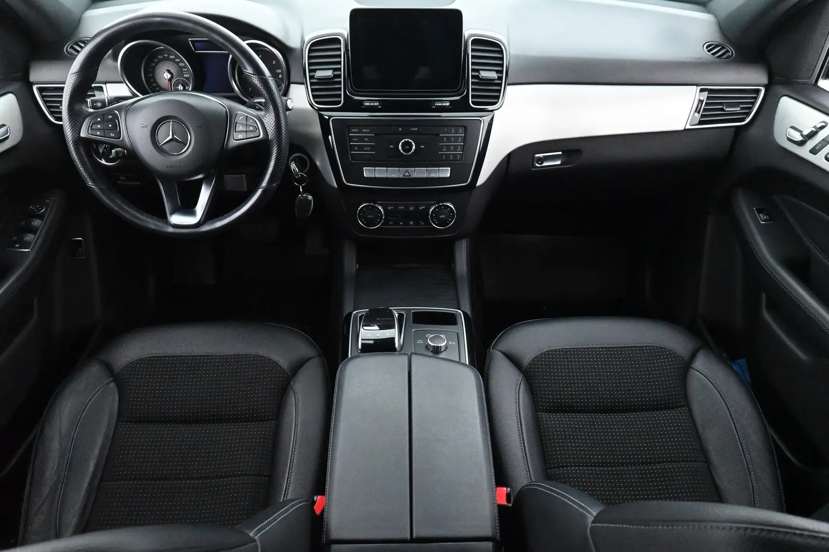 Car Image - R0DWI4NTKjW7Dgb7DUhPV