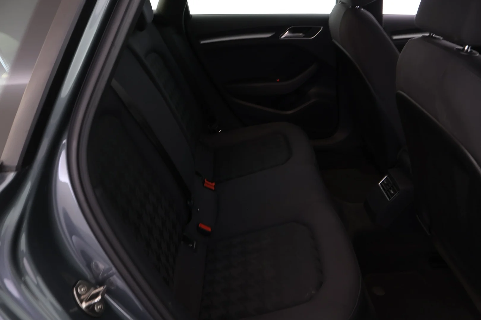 Car Image - 6jXDHOdEFJfKyHLxePbjDP