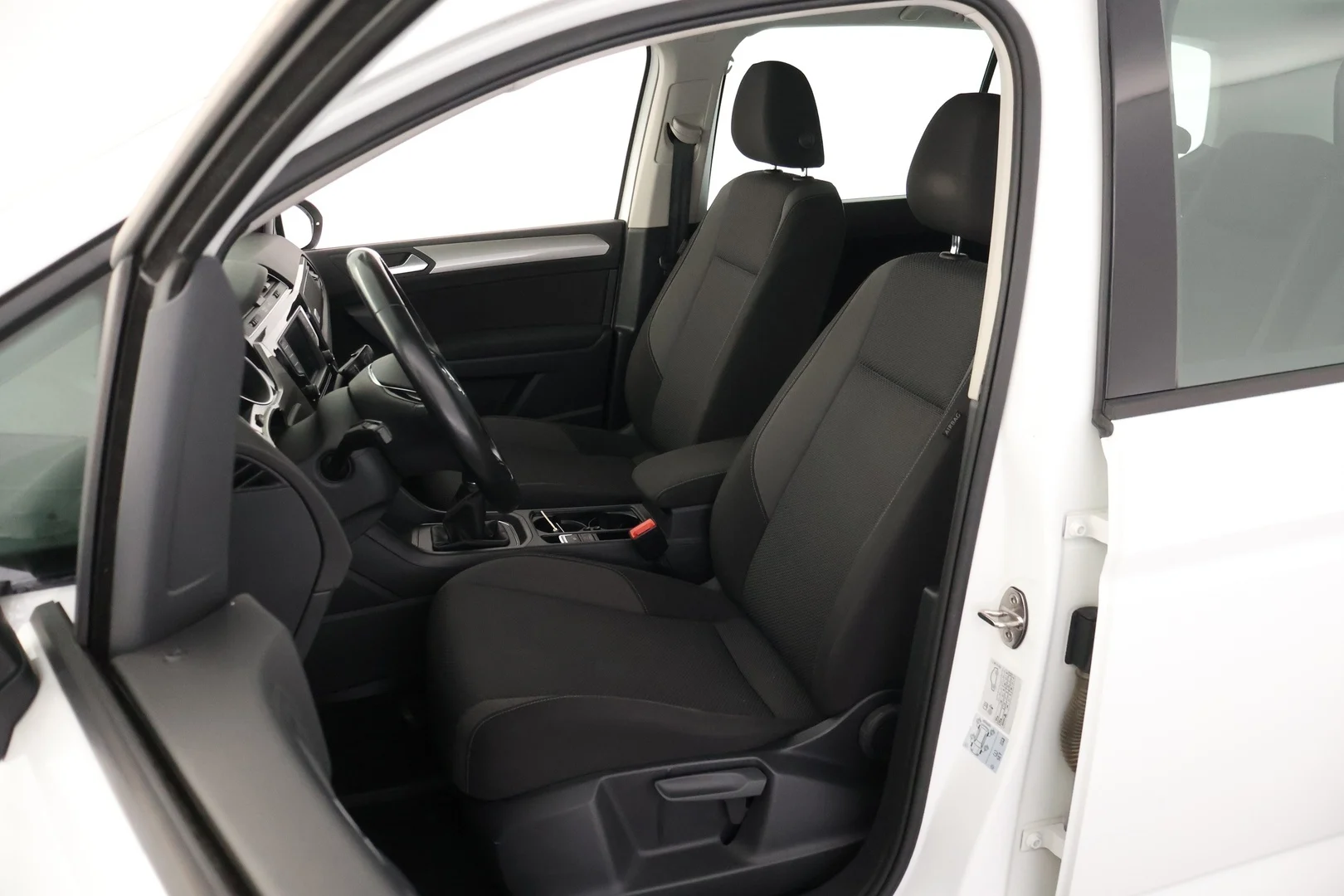 Car Image - 1P26KiwWBu3Xxjz8QFO32N