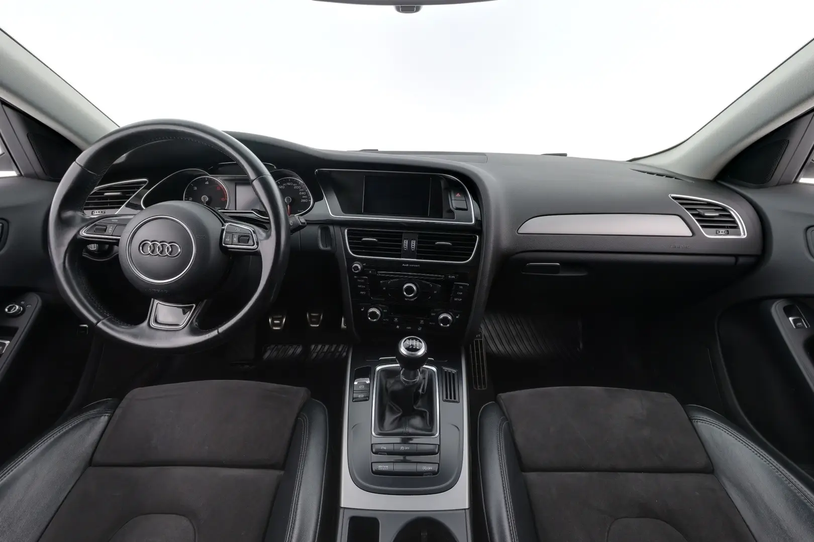Car Image - 1hcHgq3bAax6OQIHC57EY2