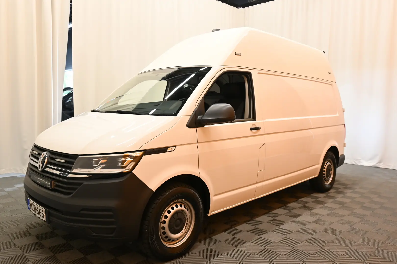 Car Image - 4hGbt8yN8qw8p2hJeqCsLy