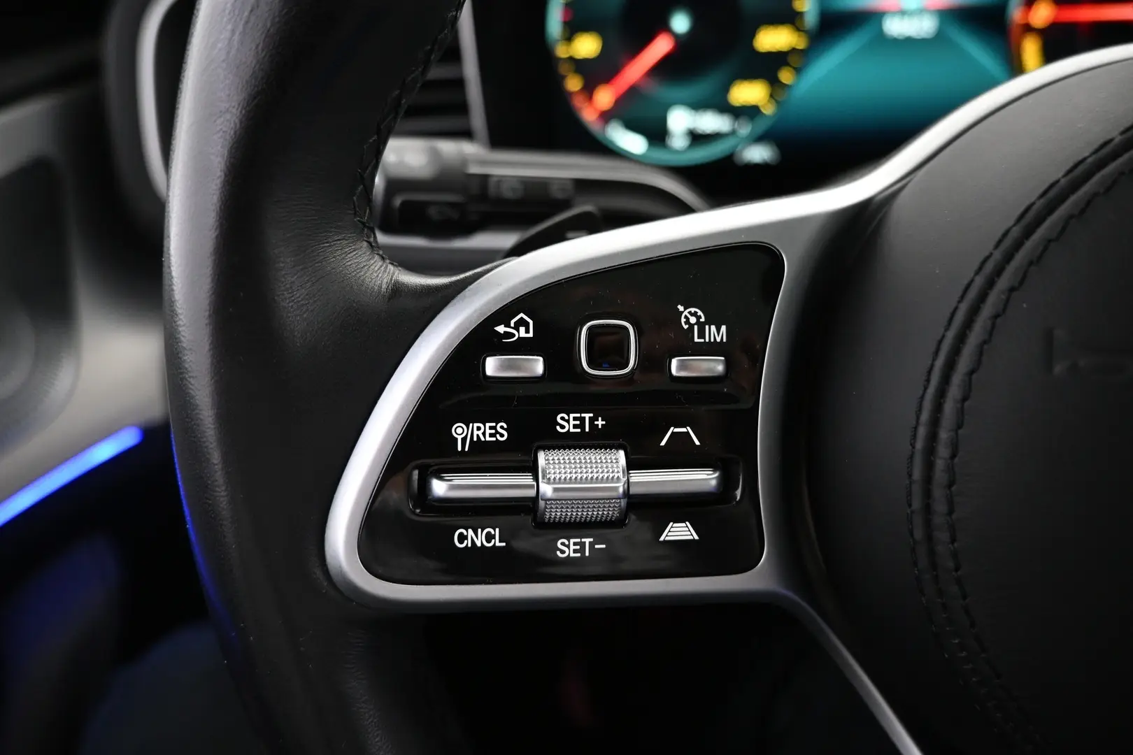 Car Image - ii4w1pBCCUHXDtJpHslcf