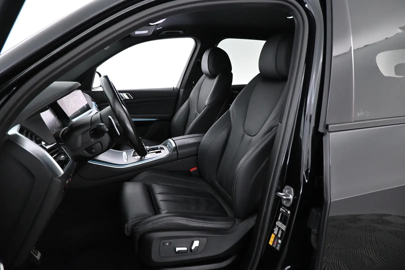 Car Image - 3JuIXUr4ibjFMEsQMz2xd2