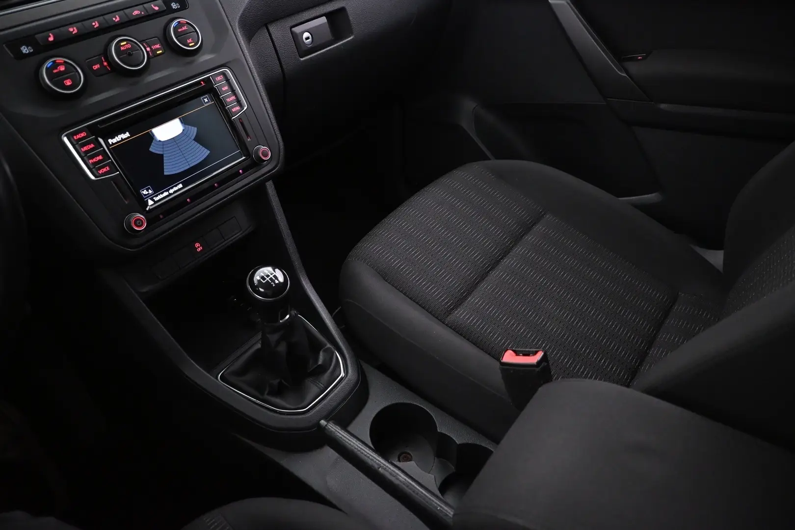Car Image - 2CJxZB0drtuFc40LycArEv