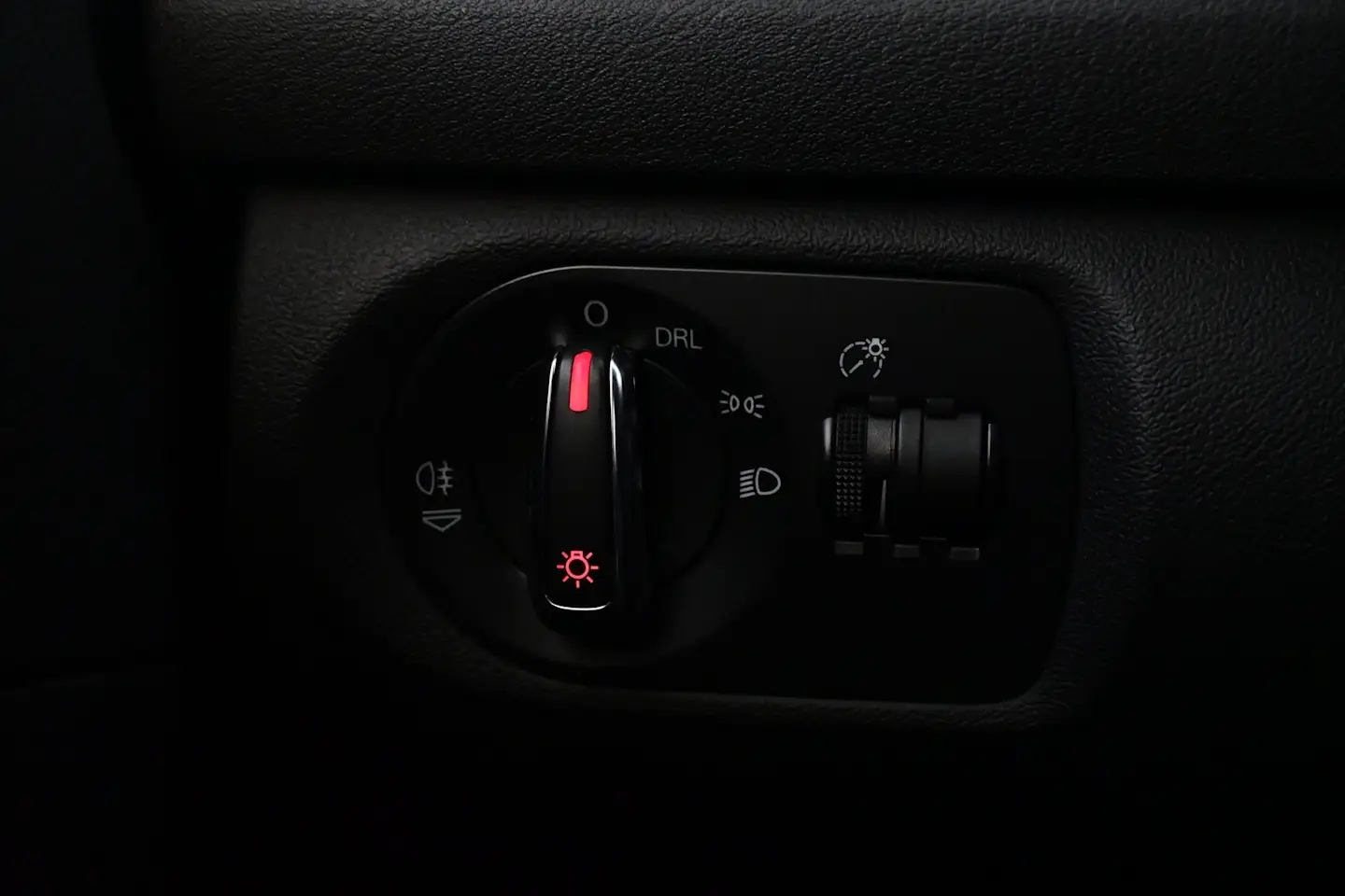 Car Image - VQ3z0uBnpzvLSPAok9RPf