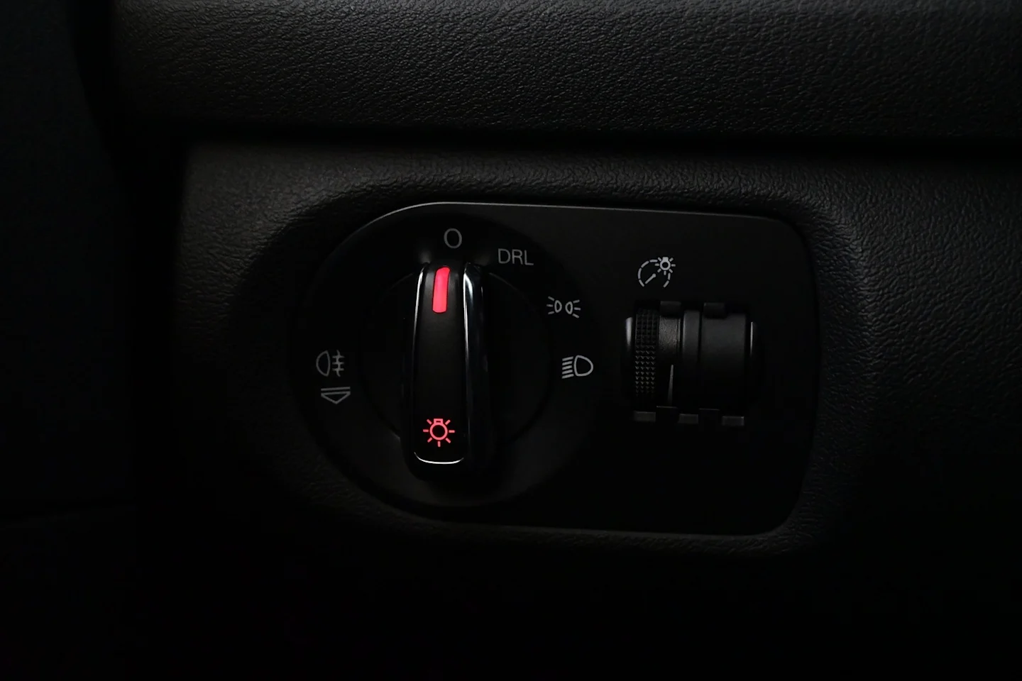 Car Image - VQ3z0uBnpzvLSPAok9RPf