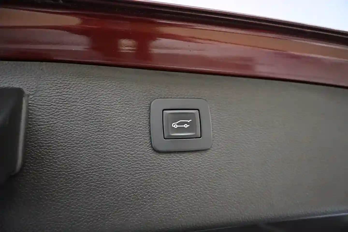 Car Image - 3DMjYhwuPzVpYs0pRgcfFJ
