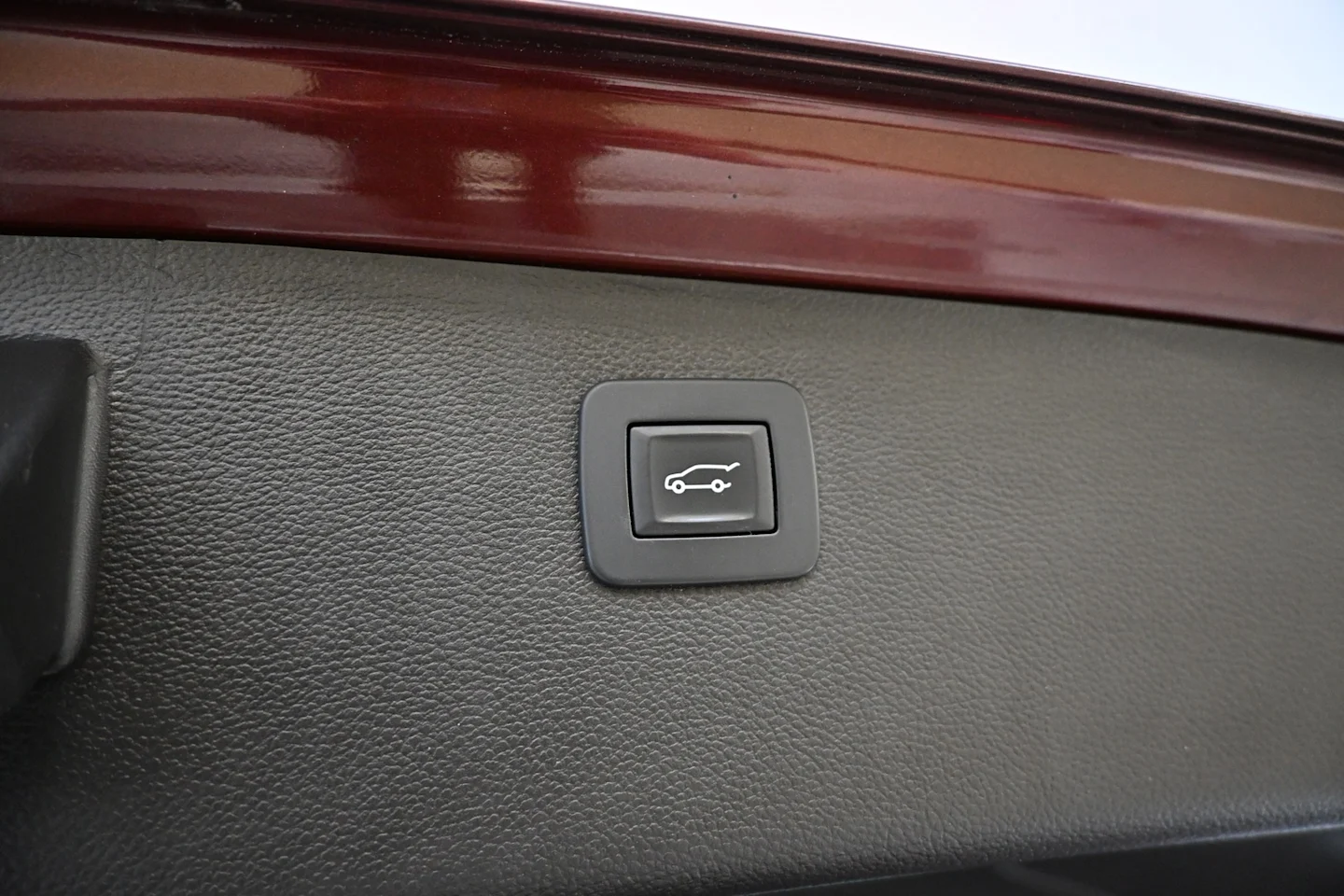 Car Image - 3DMjYhwuPzVpYs0pRgcfFJ