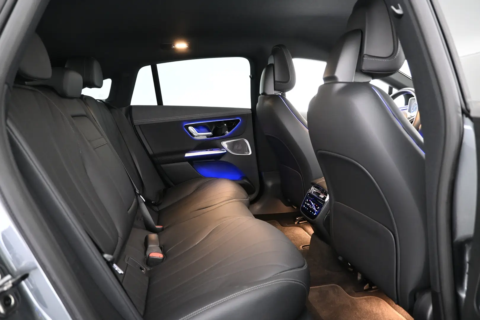 Car Image - 6YIXbFZZJ3sIInKeRDUZvl