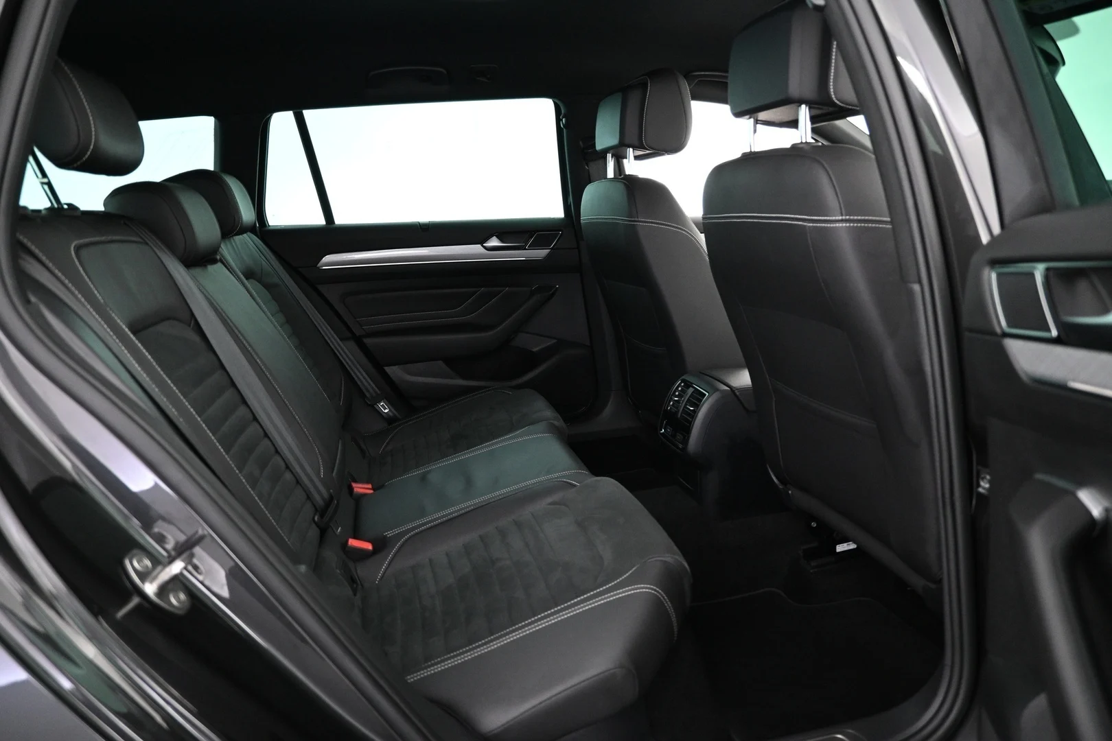 Car Image - 63Ew2Qqbgda5EmVkZV22ju