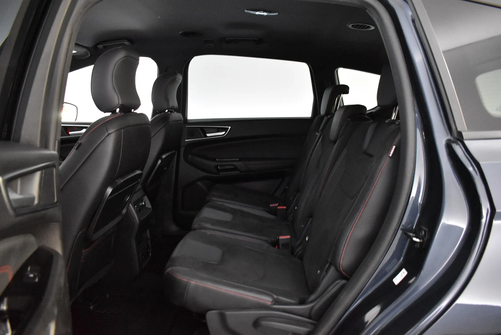 Car Image - 635k16mOJ75XbGxWn83XzE