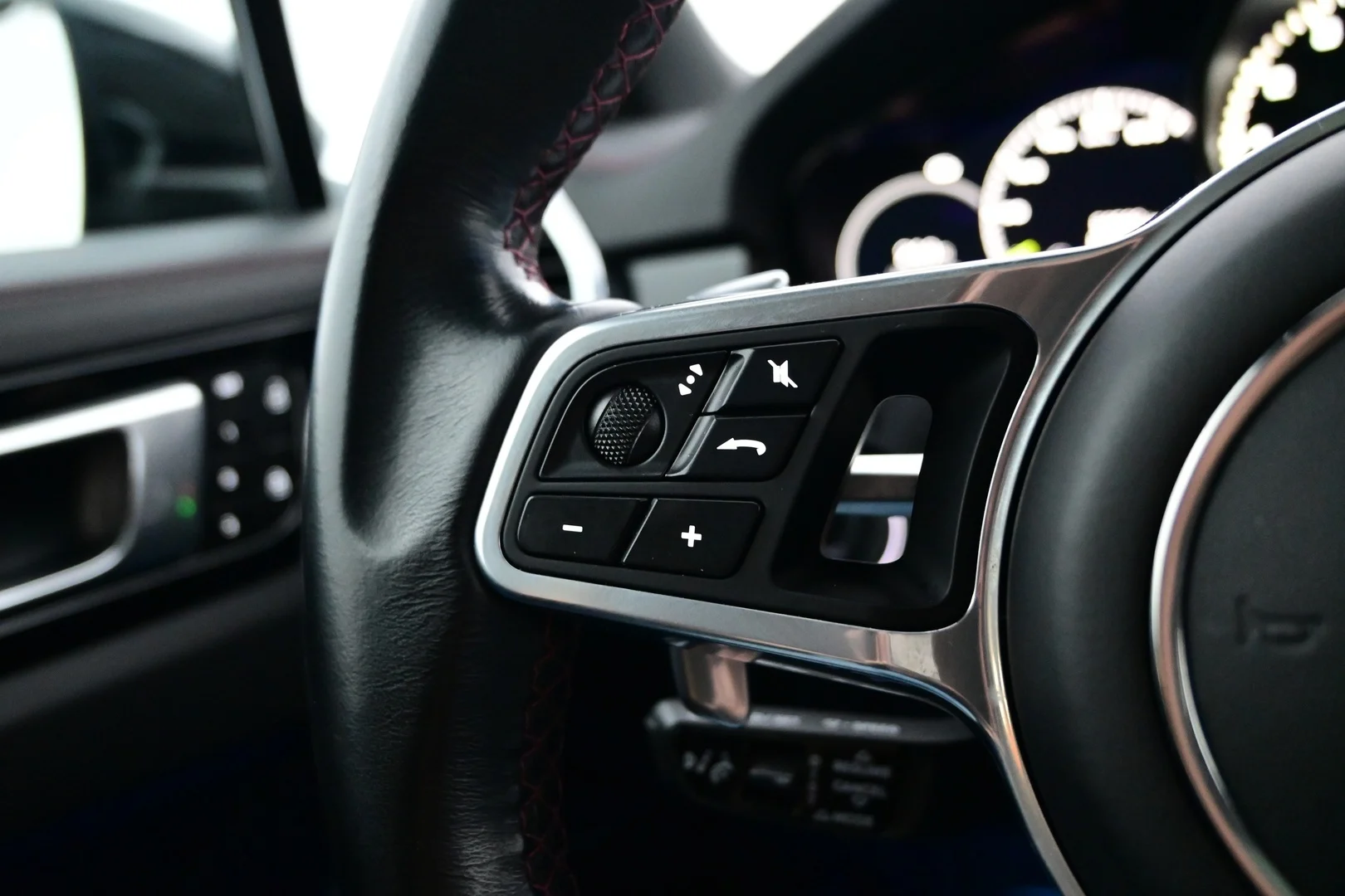 Car Image - 65XDk6rOCwhyFQ4TpO7w6B