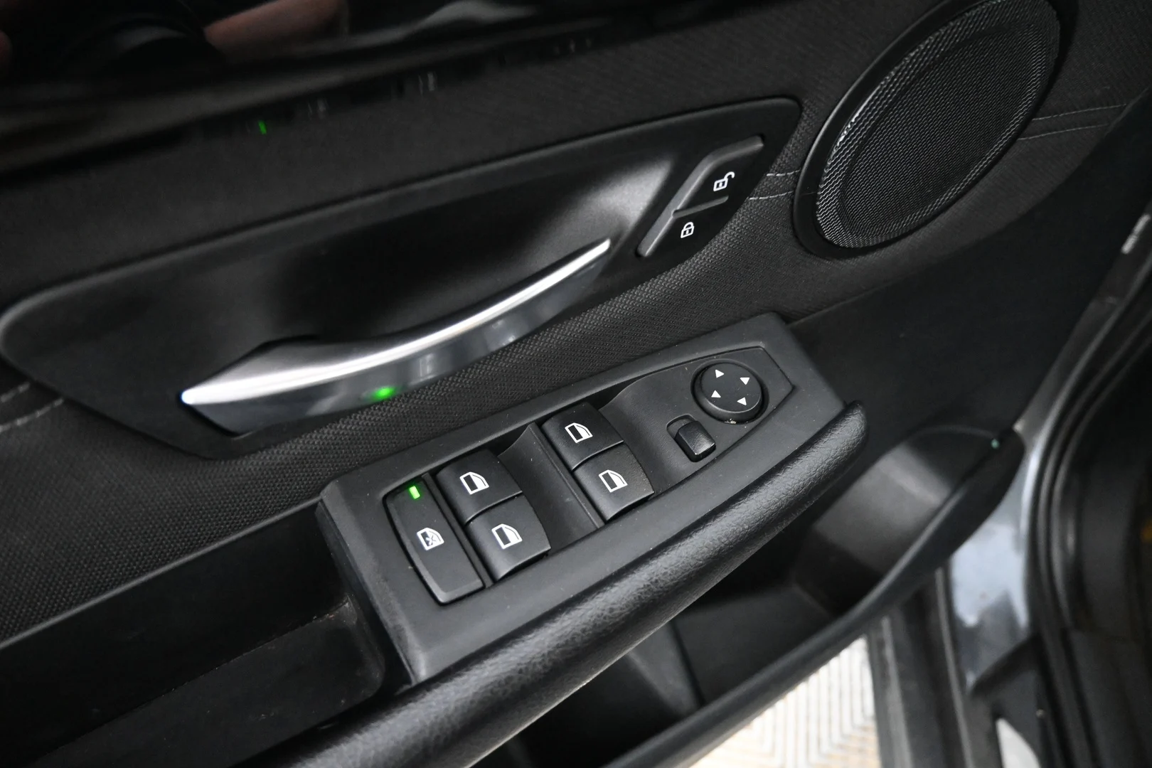 Car Image - 4HpfgcV75Uz6UPLePV3tfJ