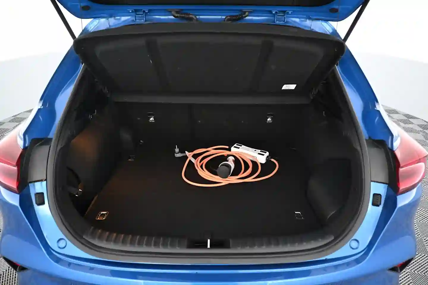 Car Image - 1WurX2Zfw1uu7EUnUDwFna