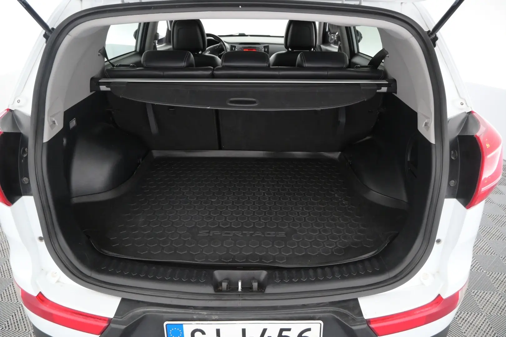 Car Image - 6kdzzMxn3uIjdyONSZlbzY