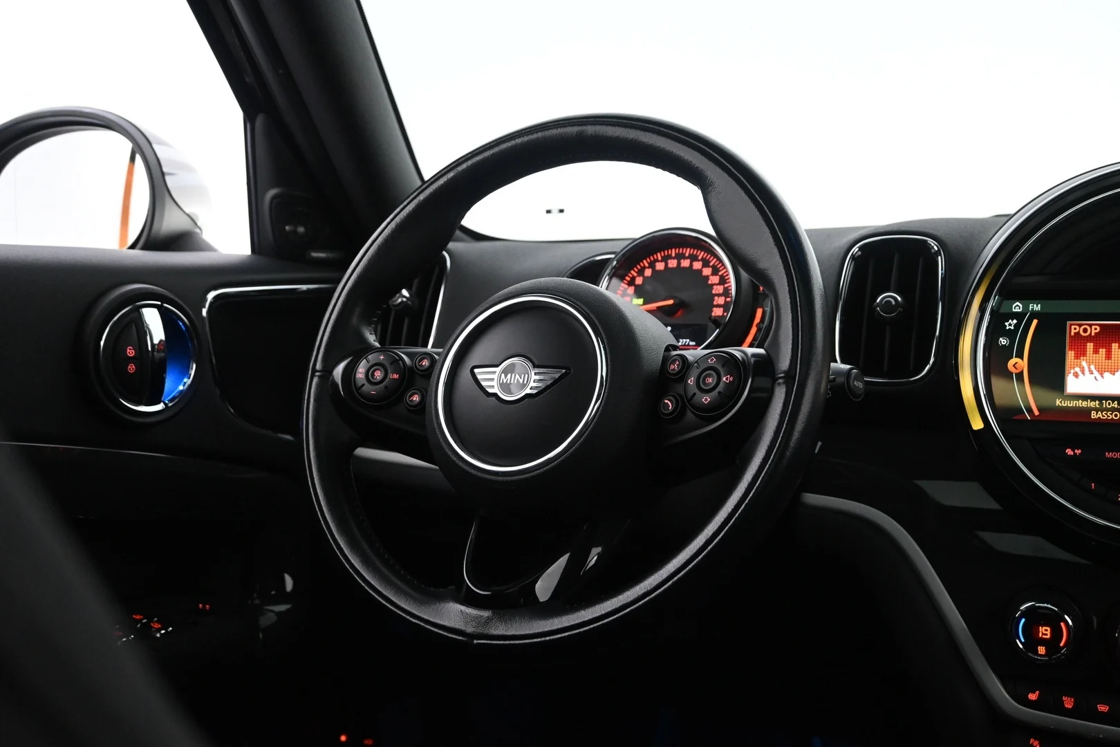 Car Image - 1HOHnzYMIGm3Zl1sHbax3Q
