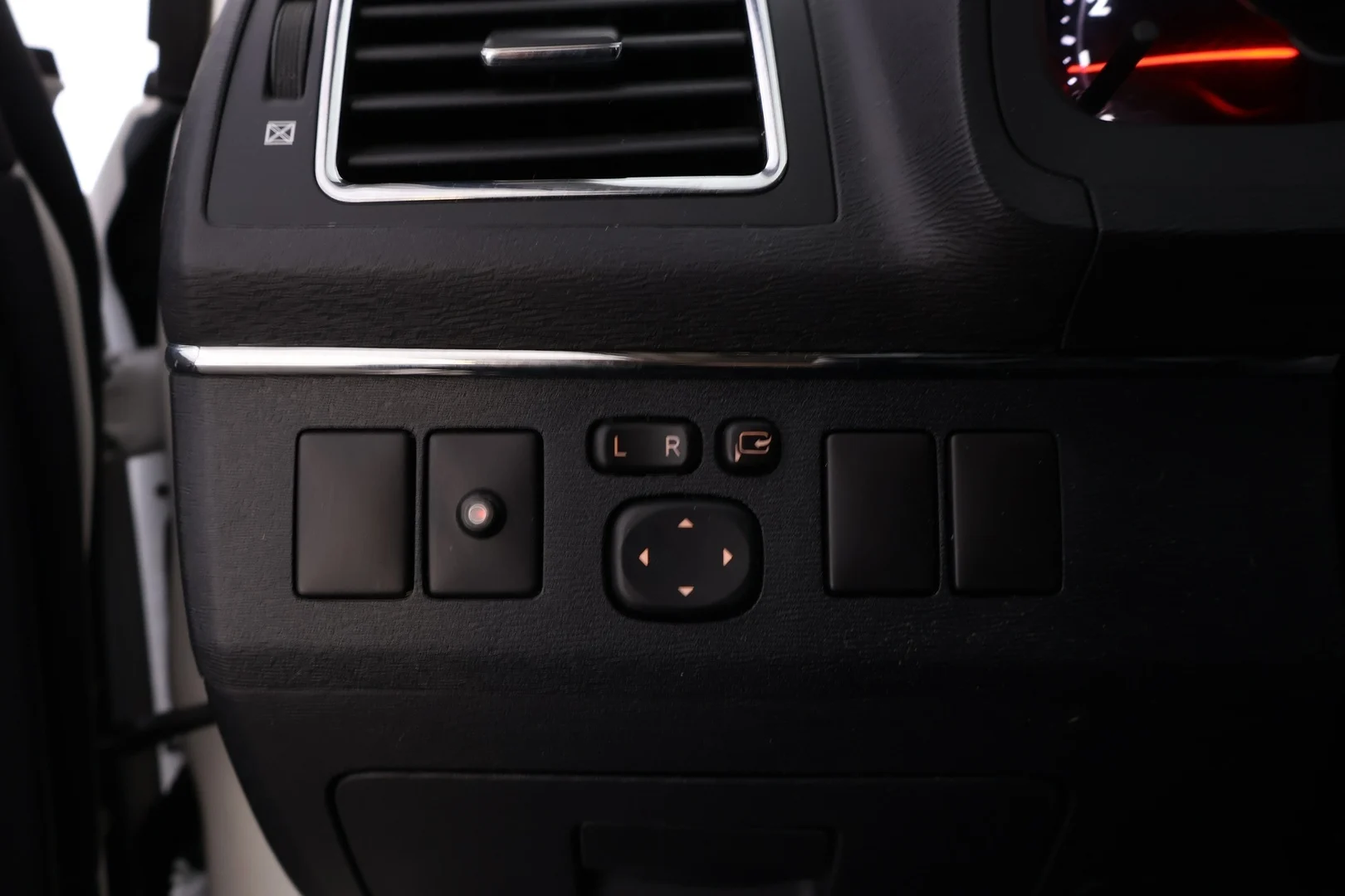 Car Image - Elyfe4bzUJAyDkmMQUpMU