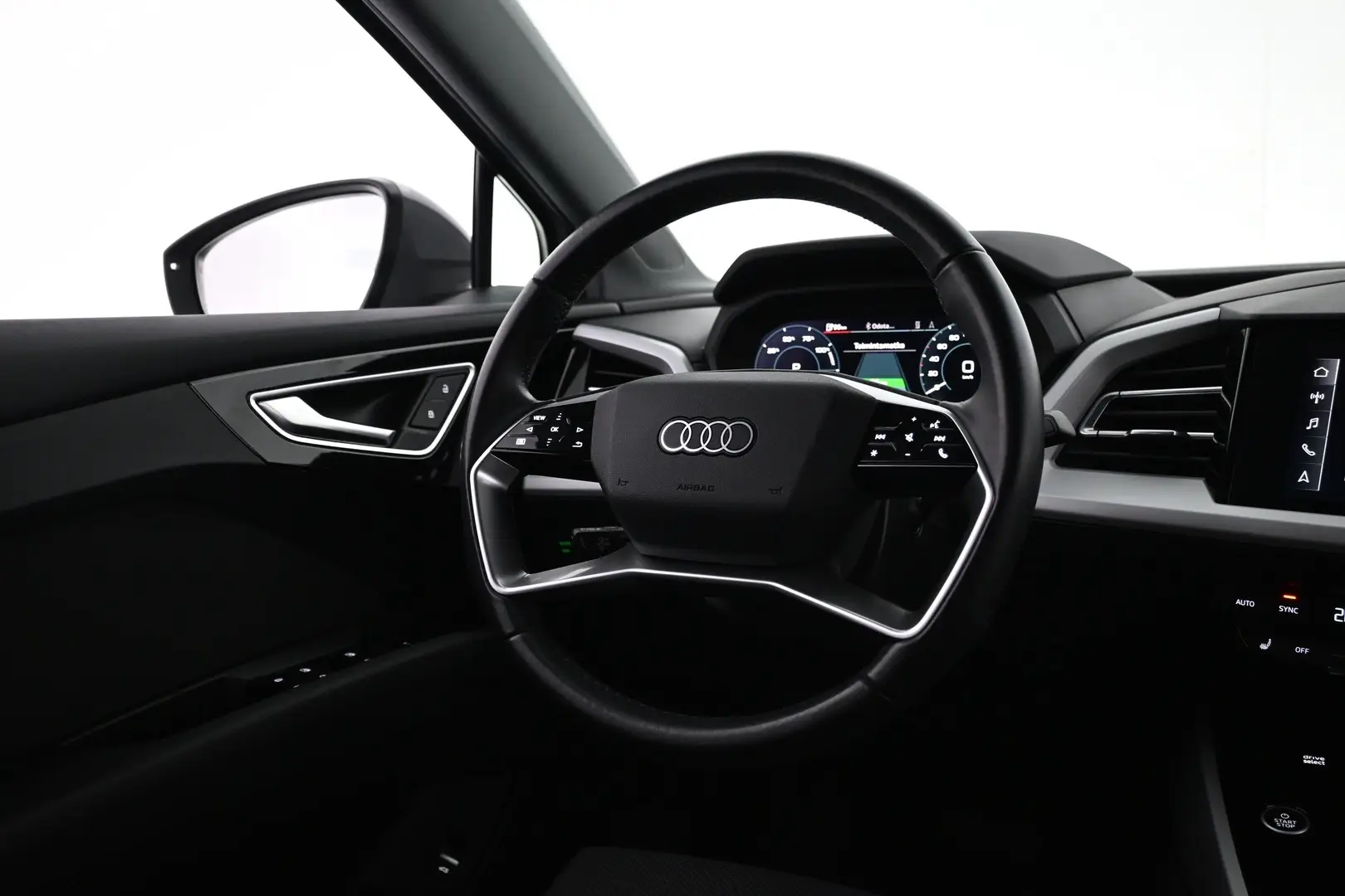 Car Image - 18gJPAwguVAKGDuuC7q7Z2