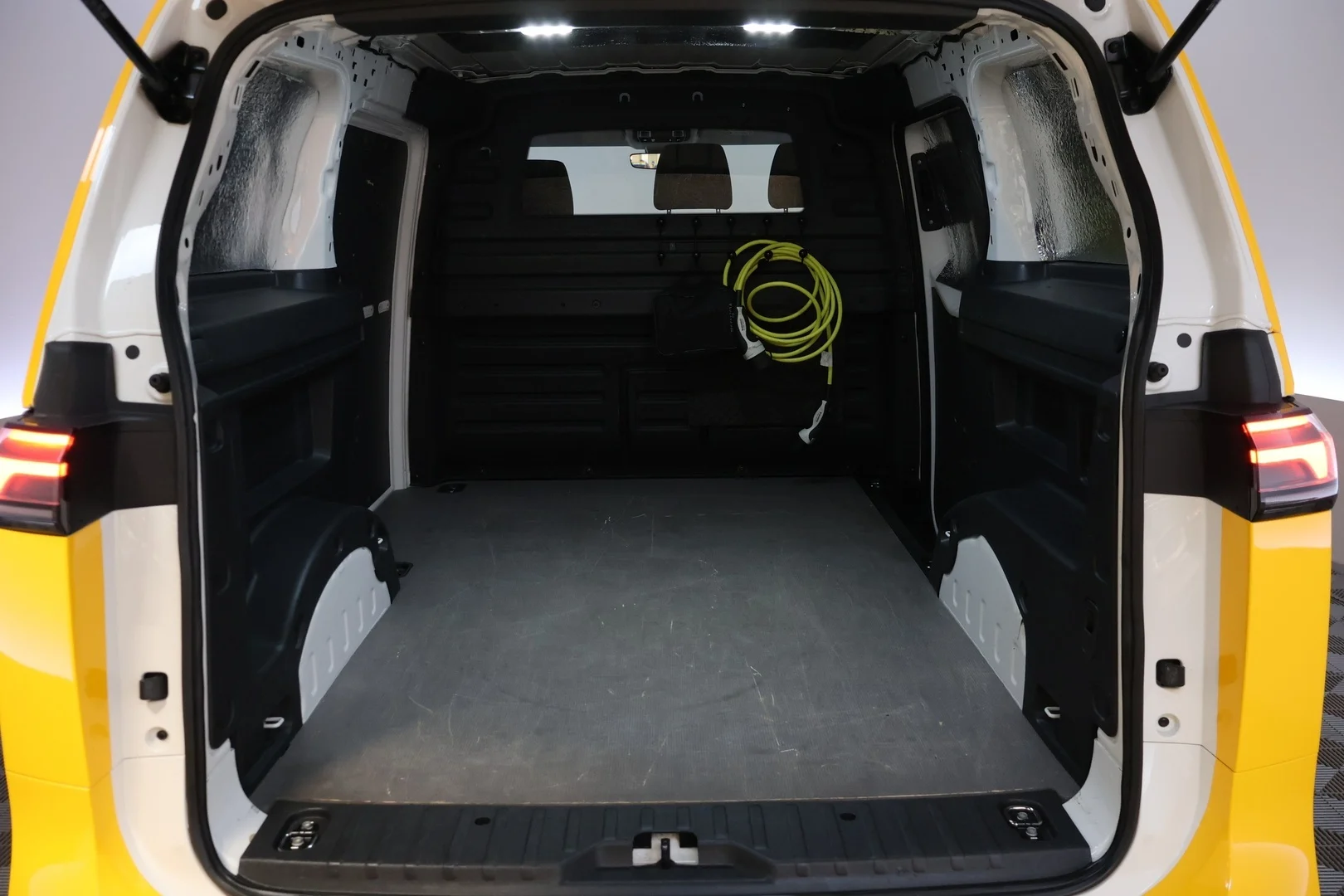 Car Image - 2fNLIad3J9Qbe16VFuJ0Ol