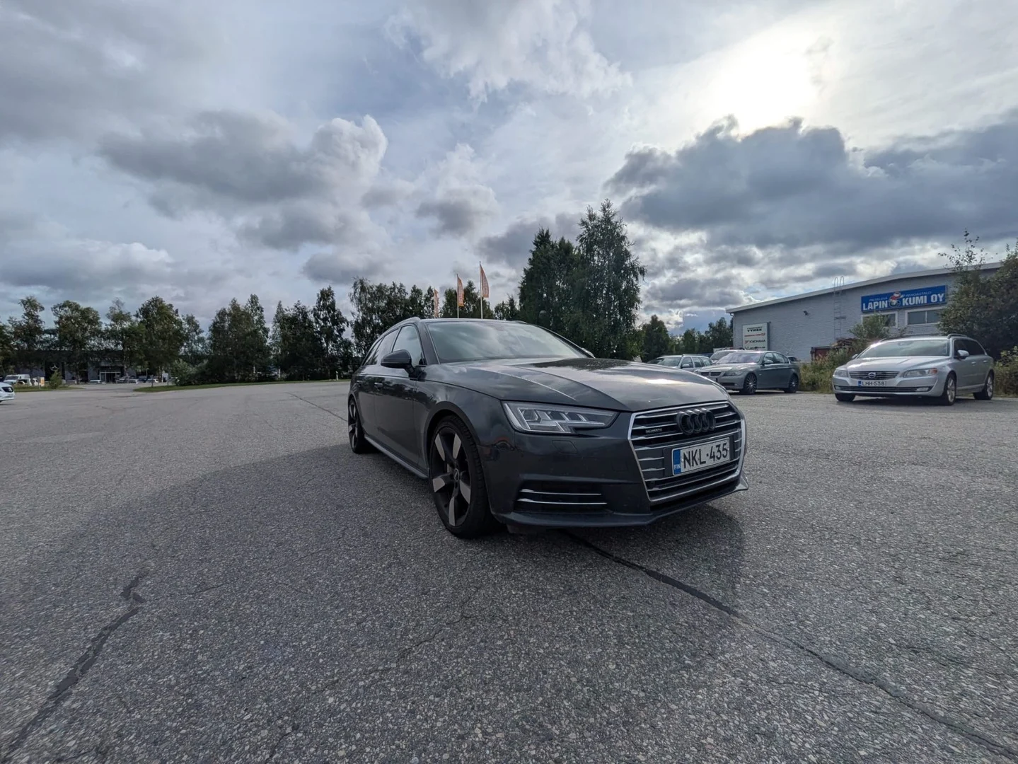 Car Image - 4EHQKX7iCwOX8tT5VdrZjU