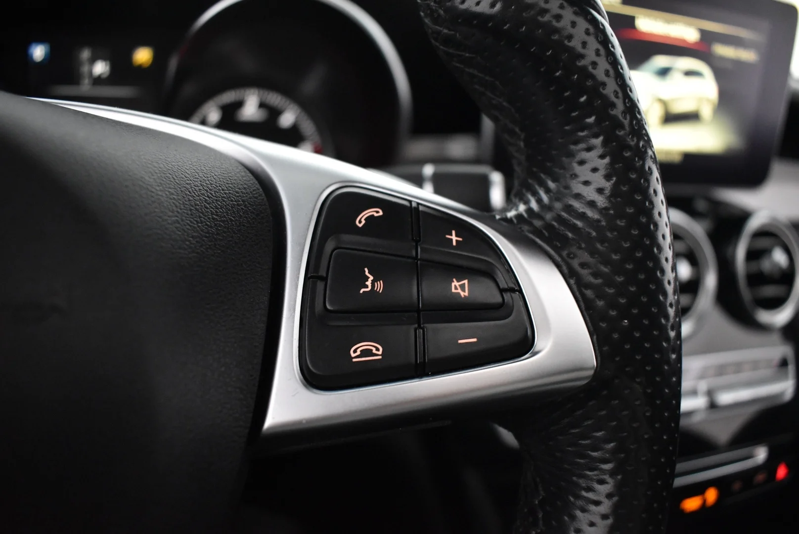 Car Image - 2dRhLHjjBa7RDixXlc42Q0