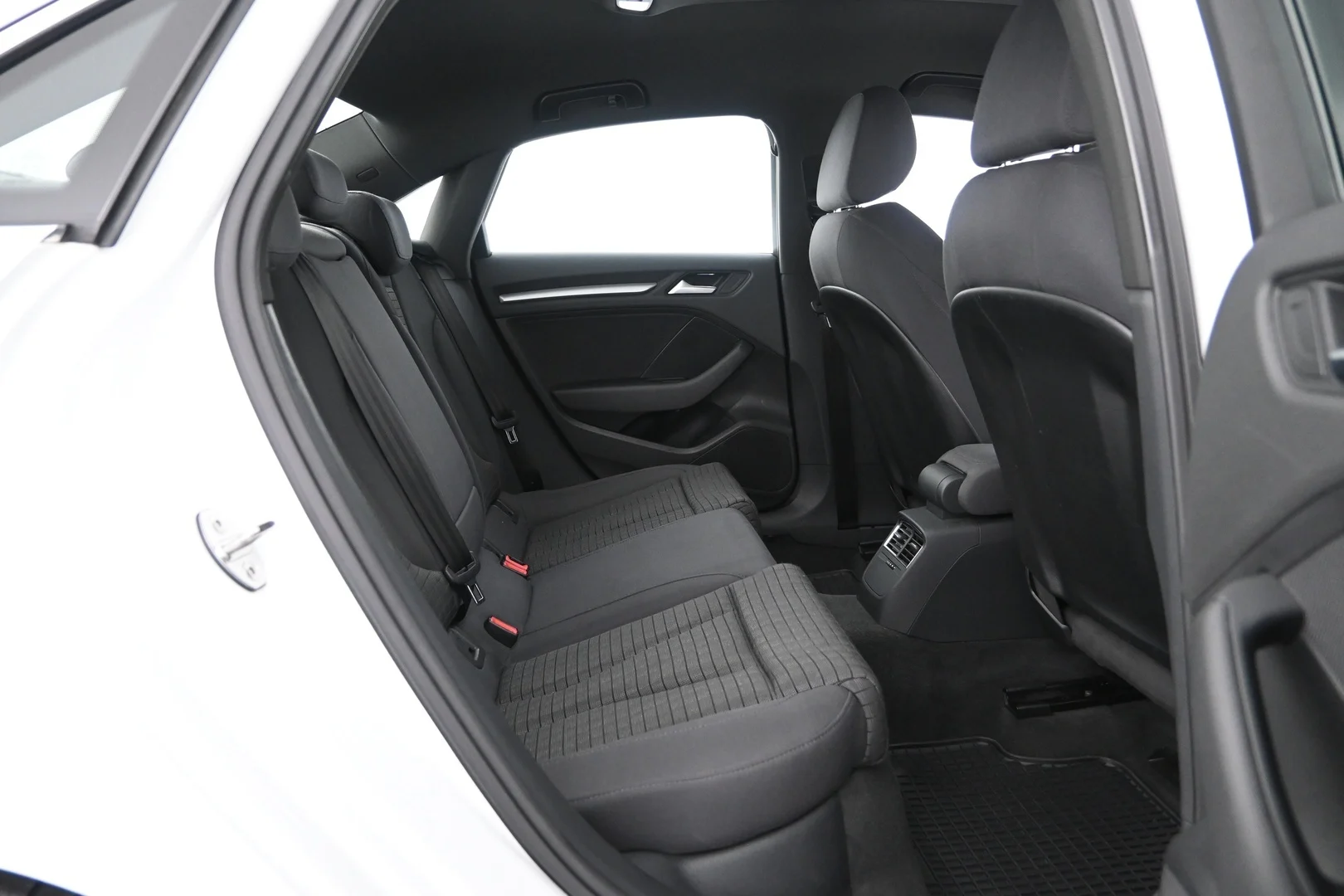 Car Image - VToUAqN6cO4VFTAfTX40Z