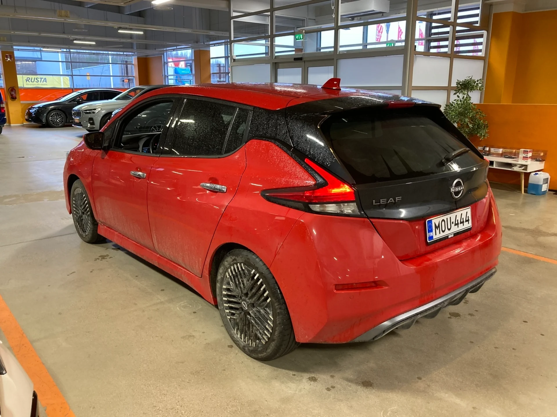 Car Image - 1kbbZ3wN9alW9X3cZQQL1T