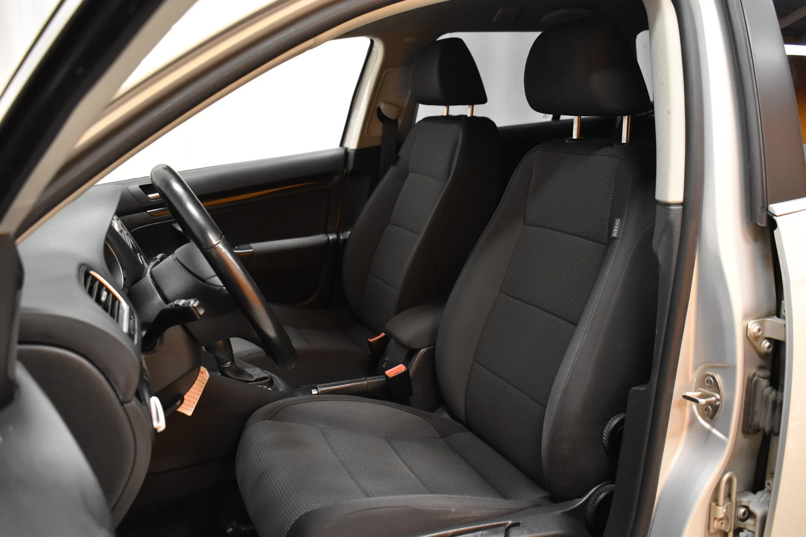 Car Image - tK8jtGGLRli6OrPF4YD97