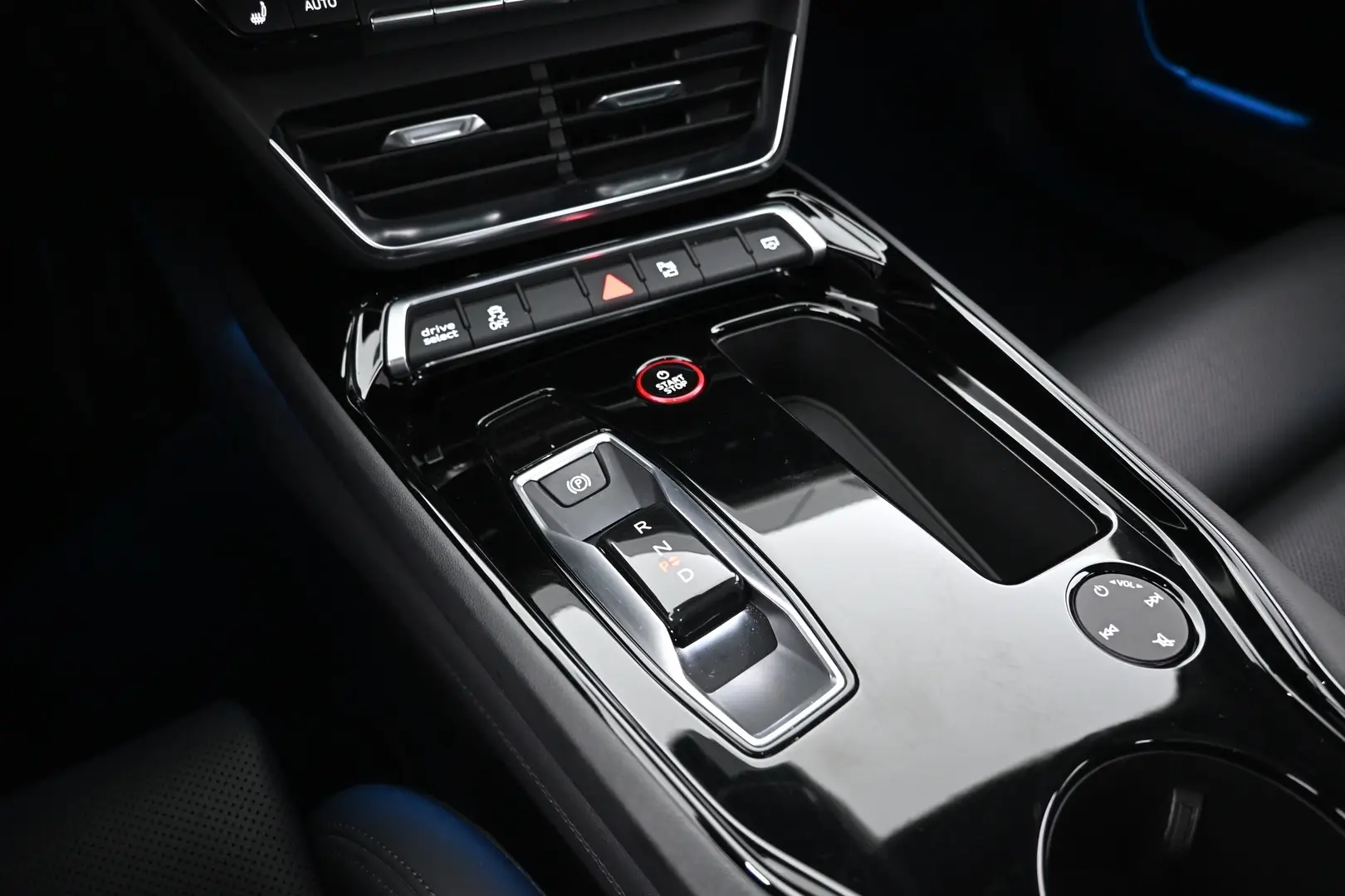 Car Image - 68kdl7E2xi3OfOlT7mmz7l