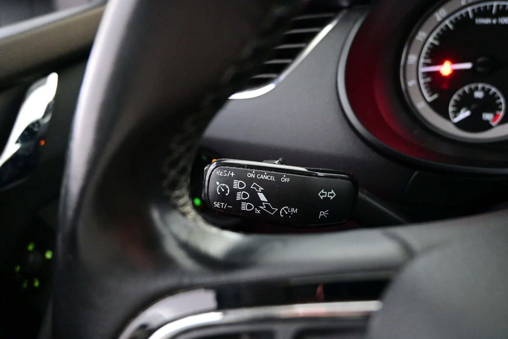 Car Image - 2mwVDo6OSKvbIle1Xyd551