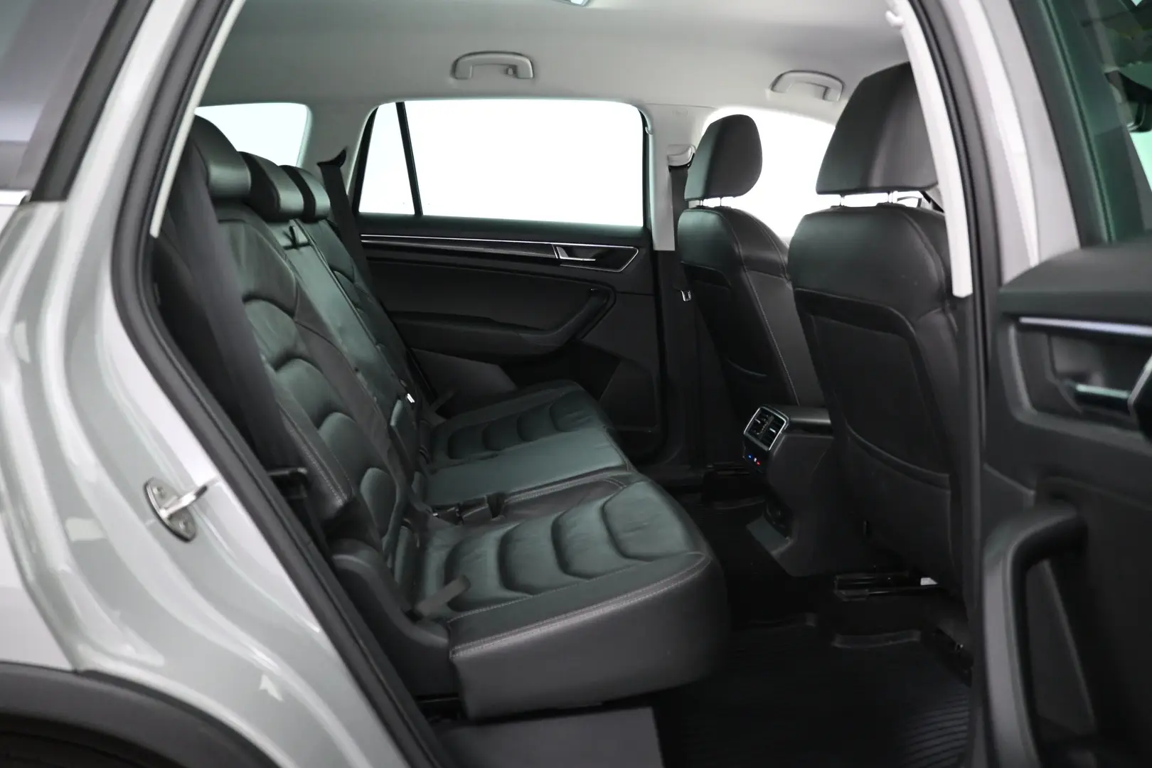 Car Image - 43jbylorwvF4qSghF8emRC