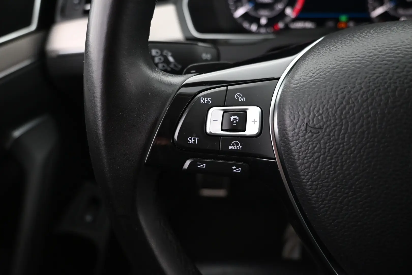 Car Image - 4MZi0NE4h3KdCmNKRxlbQt