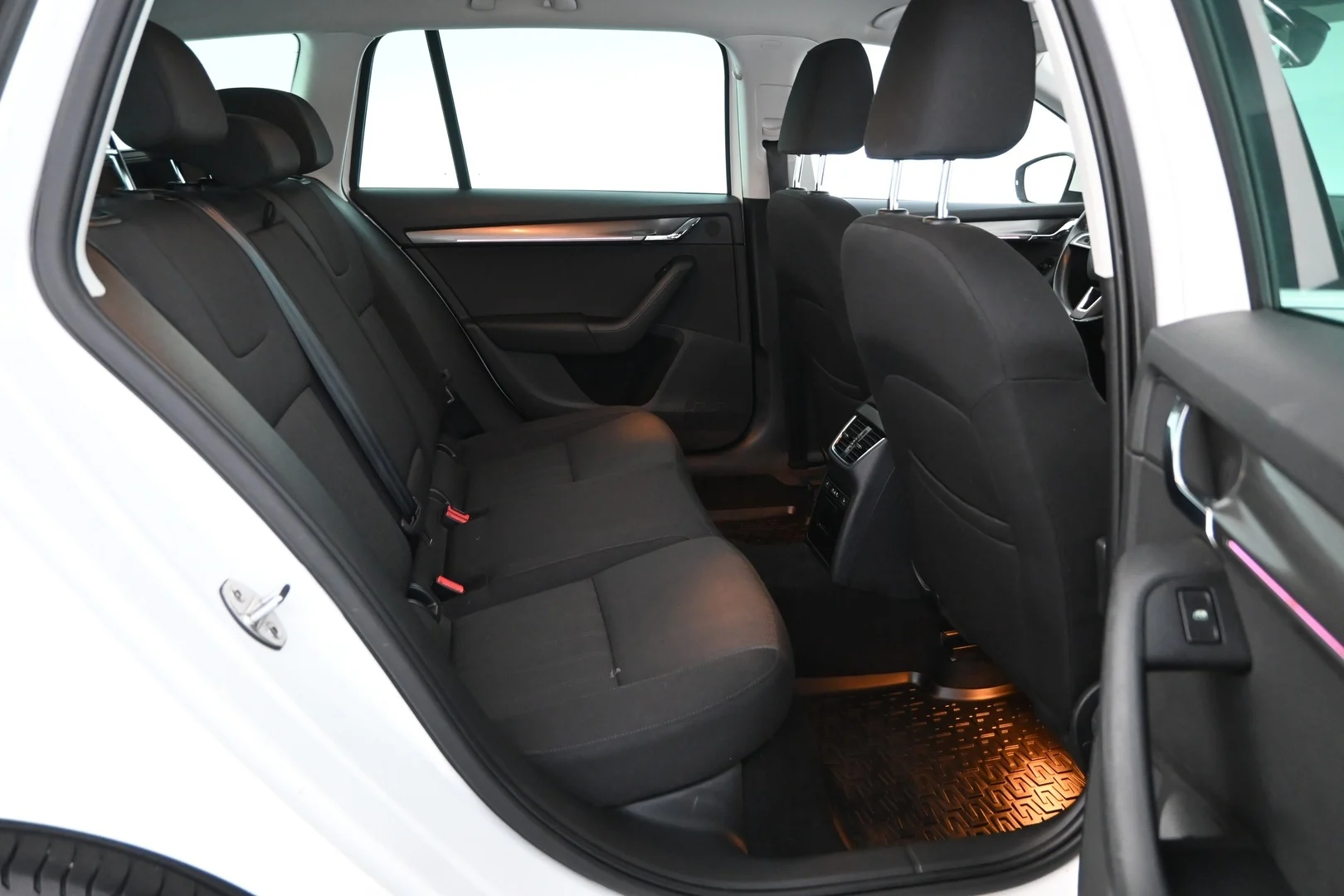 Car Image - T0TqohORajWER8xk1cgrW