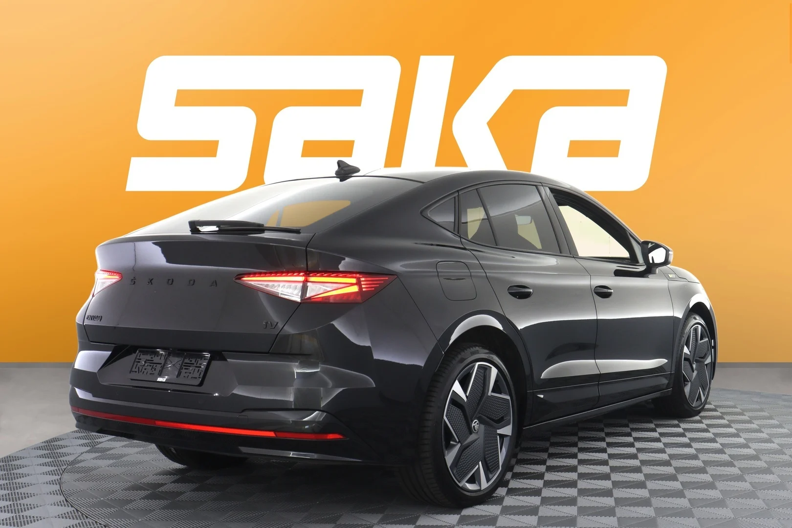Car Image - 3lftQlCfLkIuIEHaauP6xA
