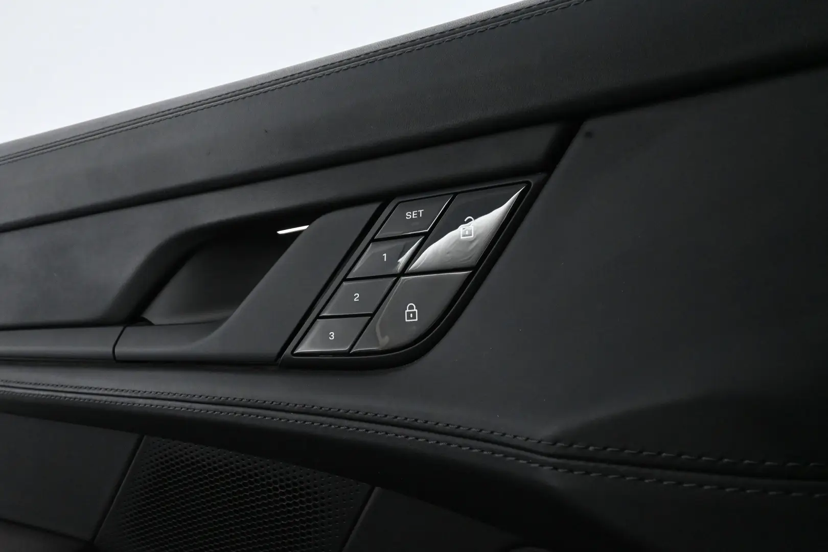 Car Image - 6nnc7MGdvUPOuC7CYTKxkW