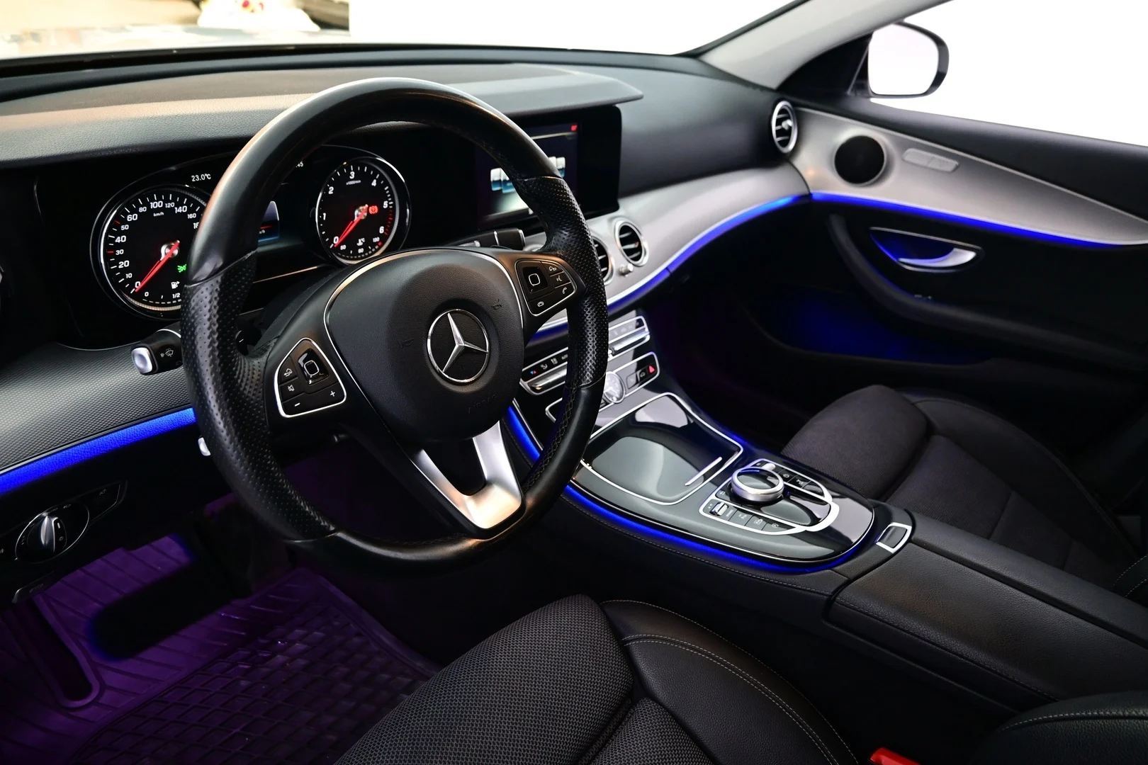 Car Image - 3xeR8YJHKH1umrGqUQjsUz