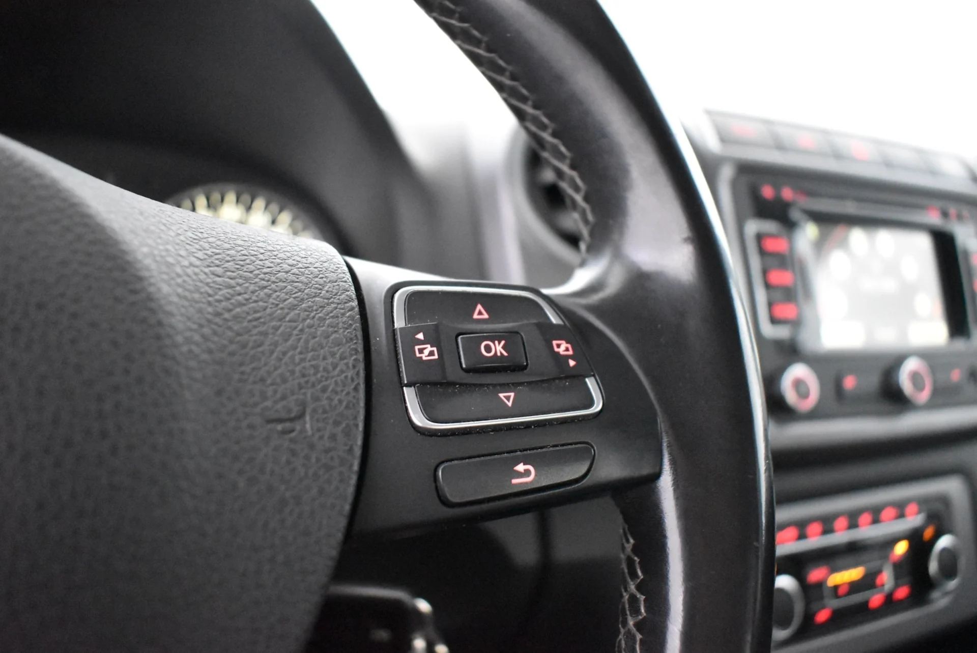 Car Image - 6QToImccpiL7ewhNyuqFxJ