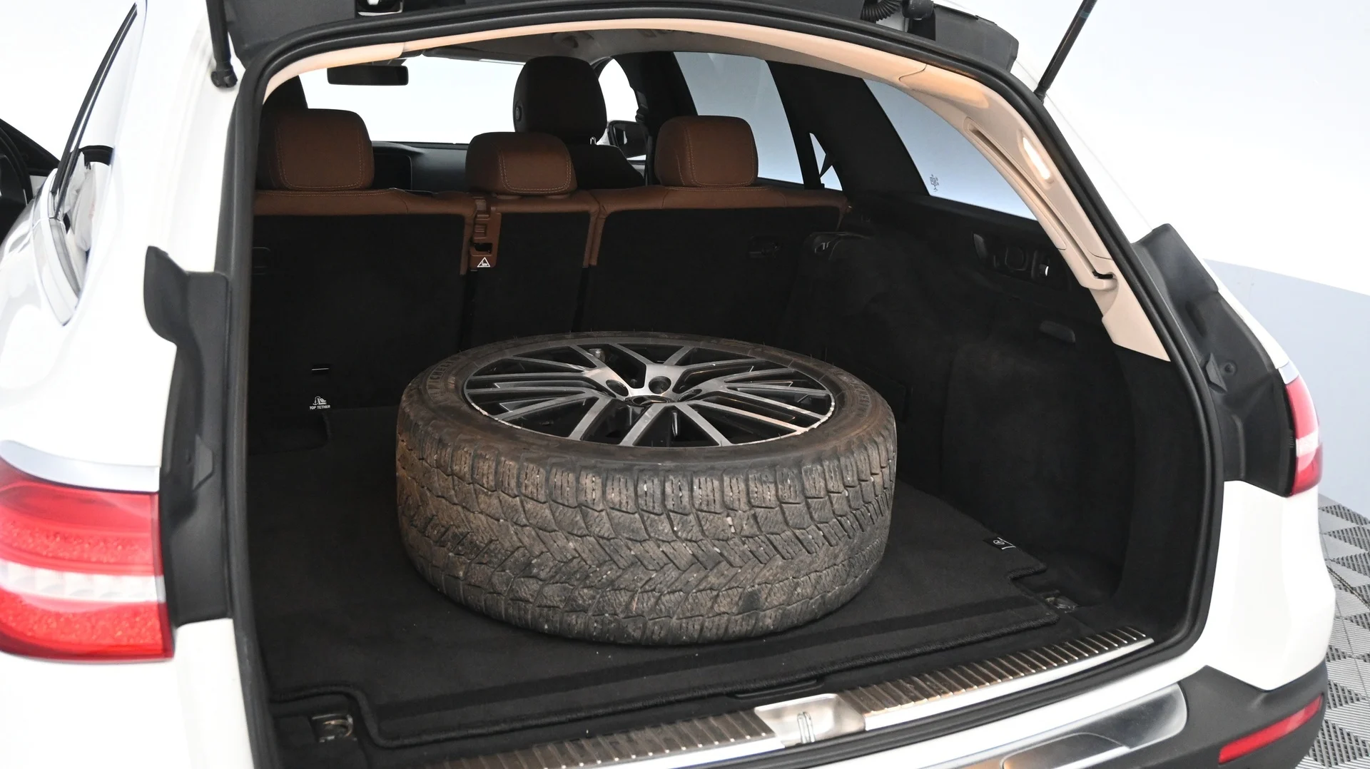 Car Image - 35rkjf8EFKFg0y8RNgNXpC