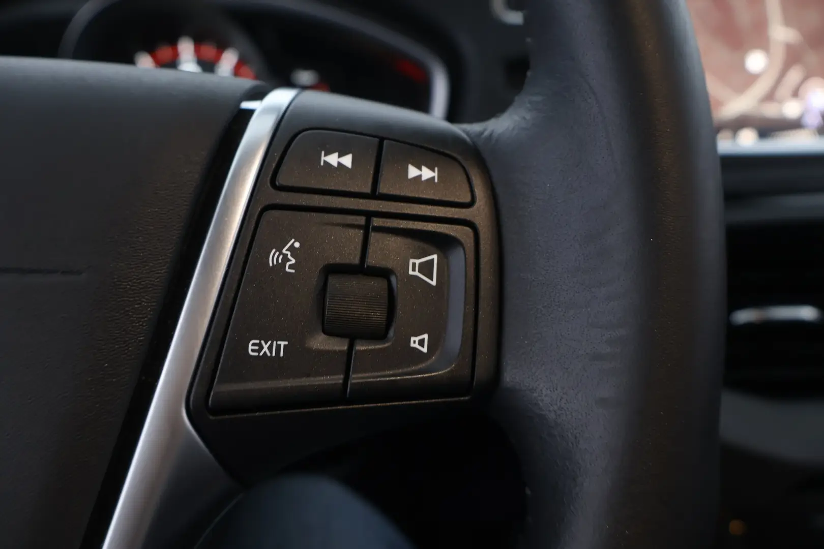 Car Image - 79n14p3lk8RLihF8ZpXuCA