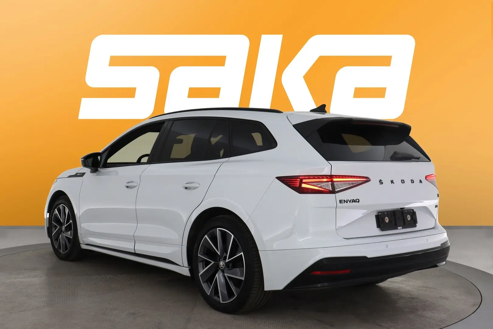 Car Image - 67f0P4Cwi2clHJnZLfDdLN