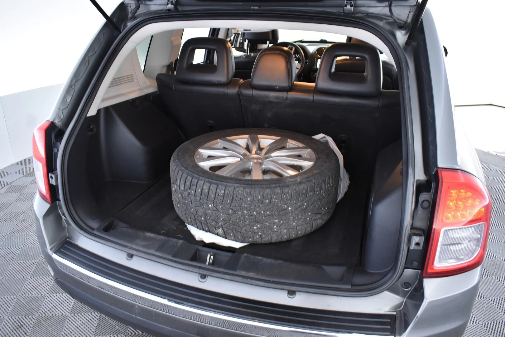 Car Image - 4y1rnj4E97o3HlJ6bLNBme