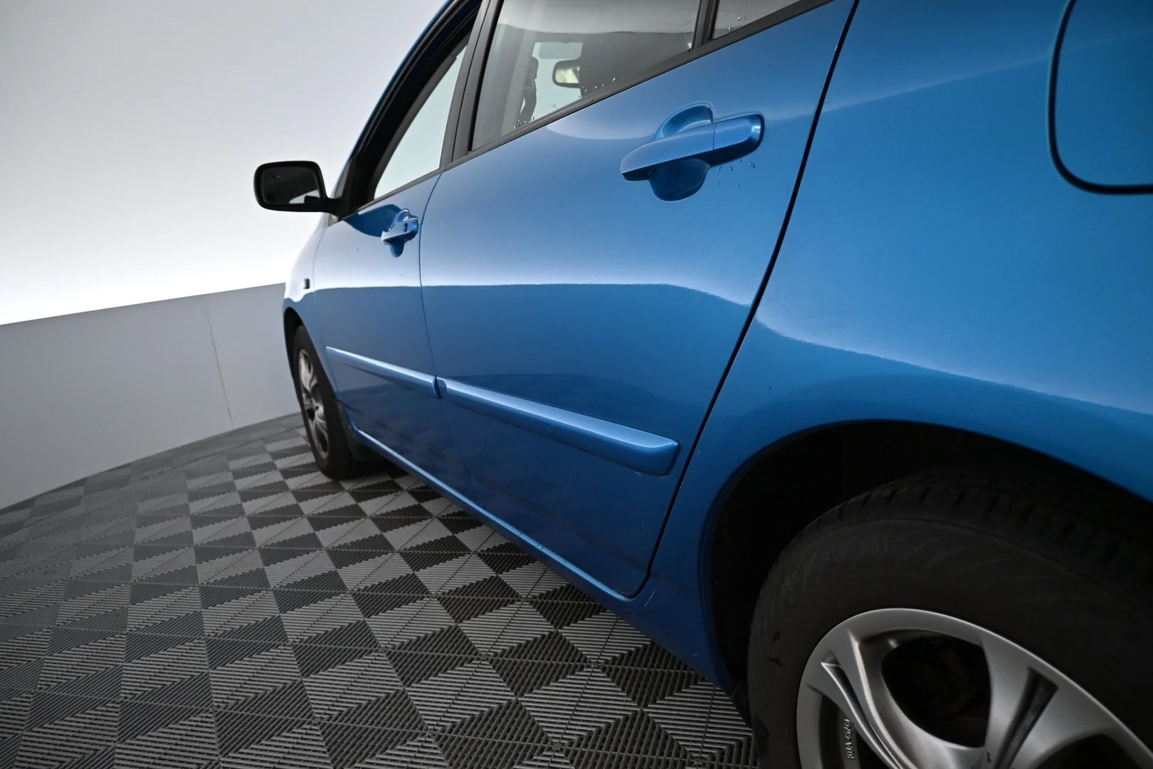 Car Image - 5p7ZarssvA6r26VLloTD5j