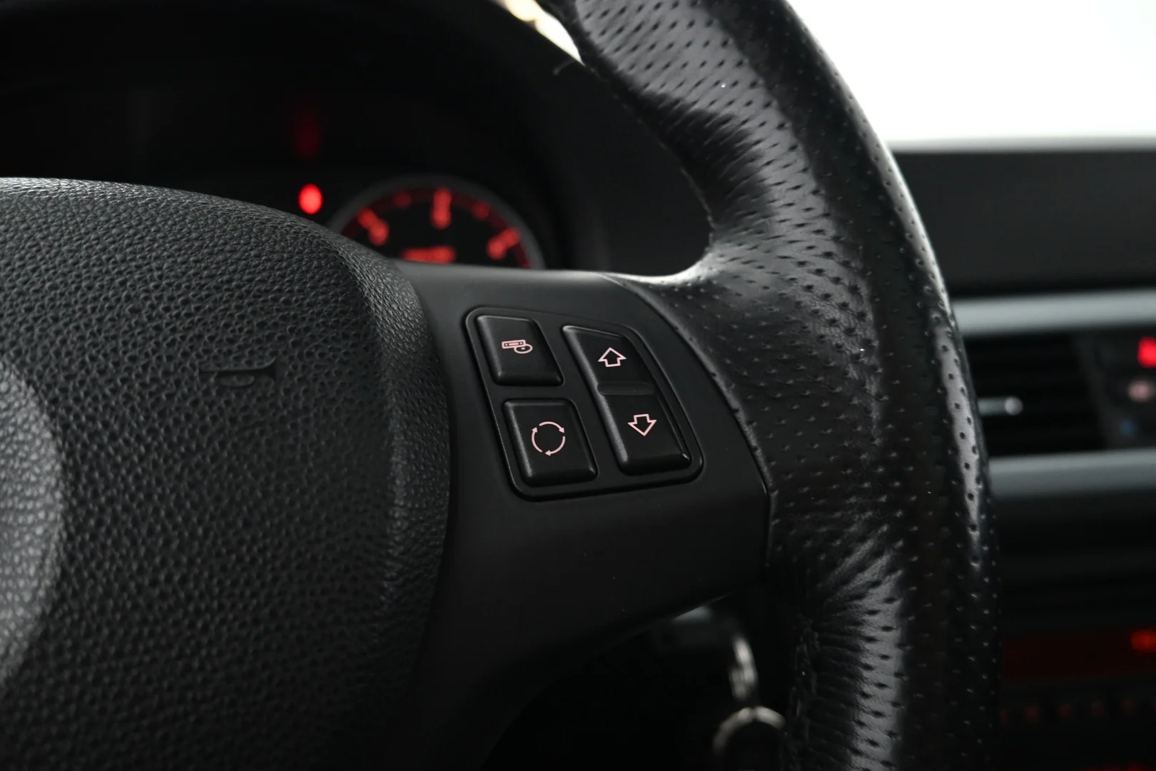 Car Image - 1iYP7cfEd8FWCTWdrMyzLu