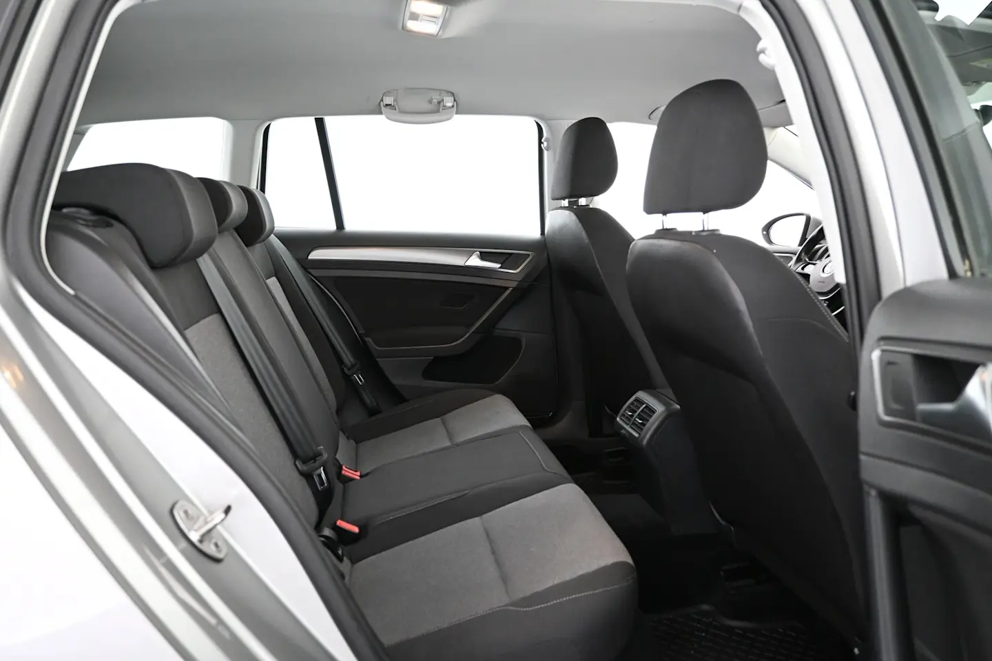 Car Image - 2yxUhVxltFYYS4N3SUoCmF