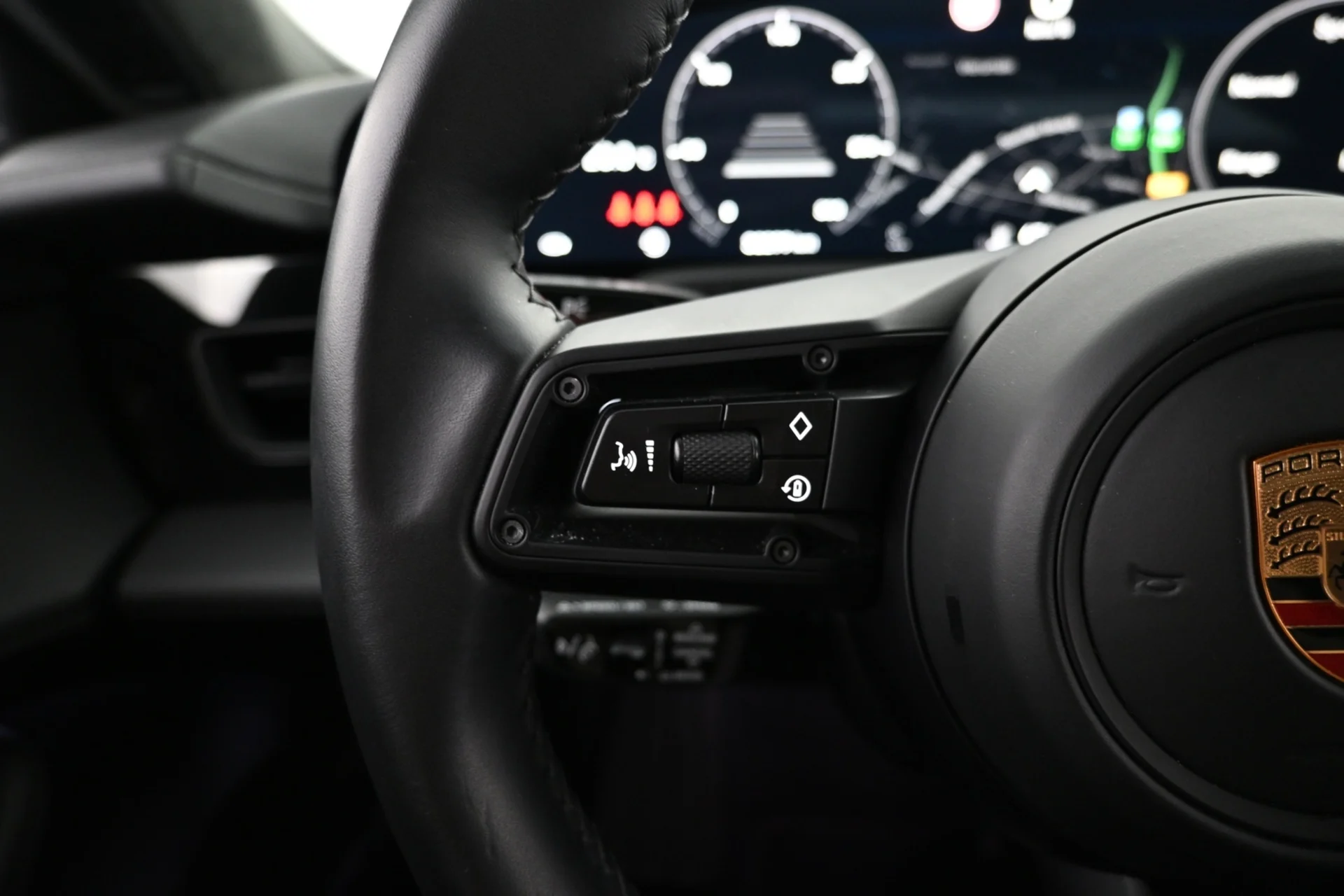 Car Image - 3EQv1fPO1BkHX18QO7Goam