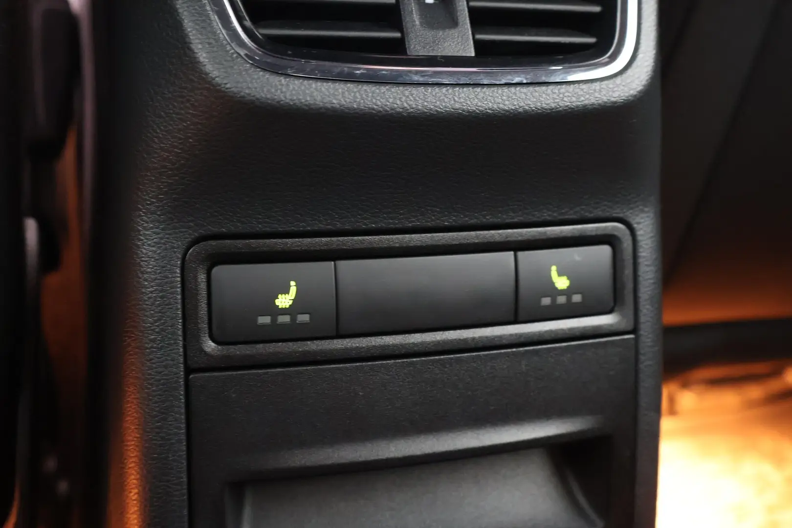 Car Image - 1jdSEFGFNhj0AUrSmadBki
